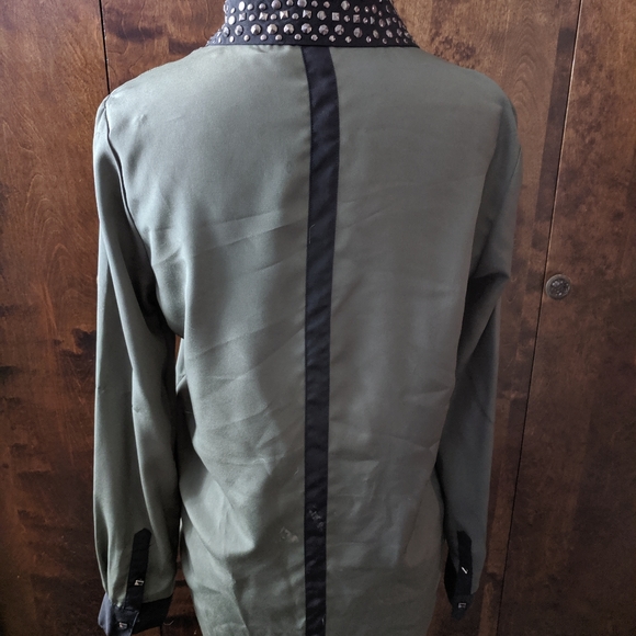 Rock & Republic Embellished Button Down Shirt - Picture 2 of 2